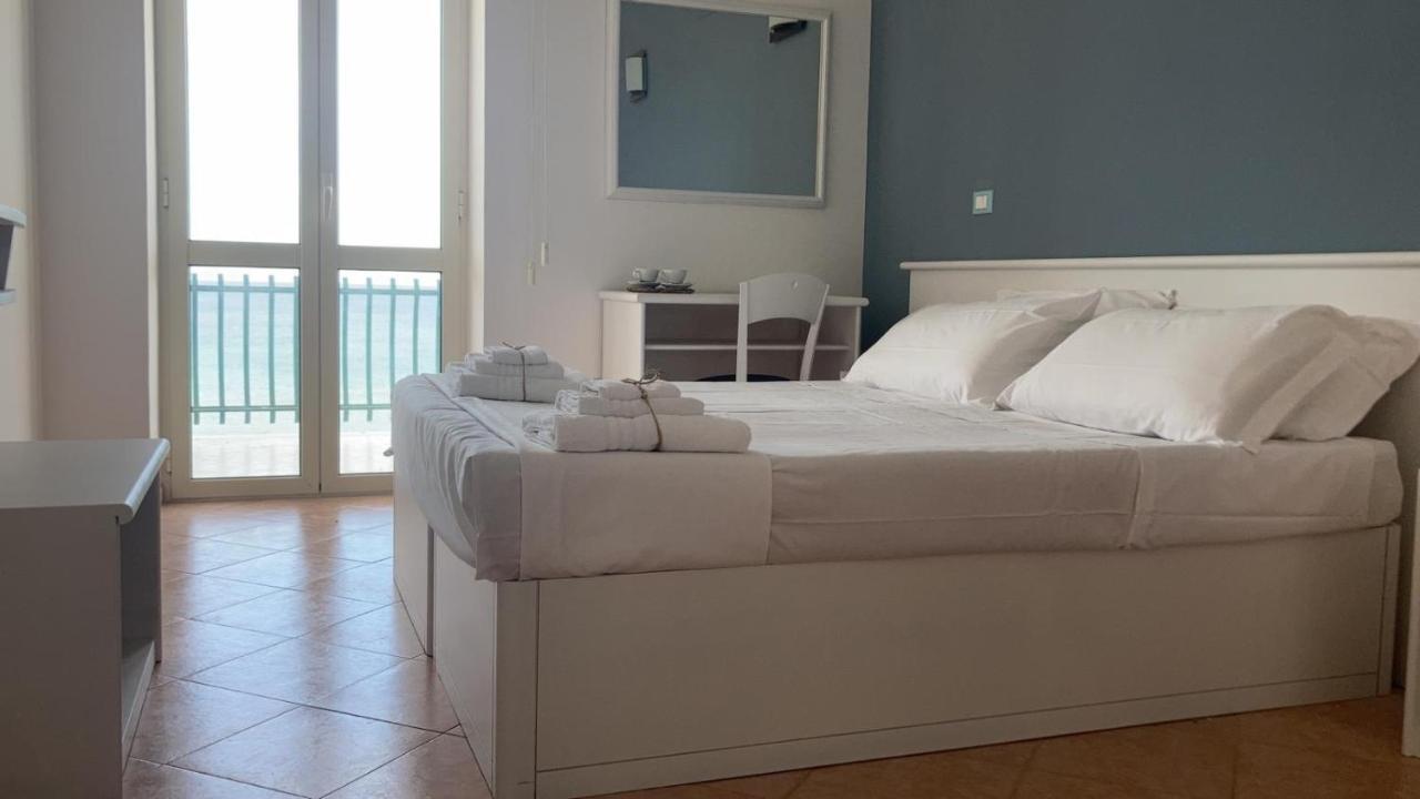 Hotel Gatto Bianco Casalabate à Lecce Extérieur photo