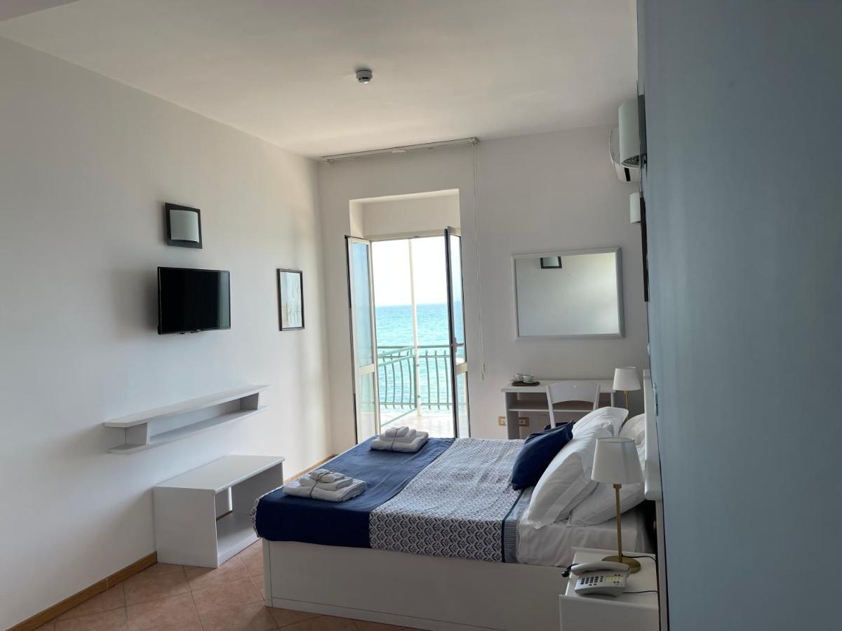 Hotel Gatto Bianco Casalabate à Lecce Extérieur photo