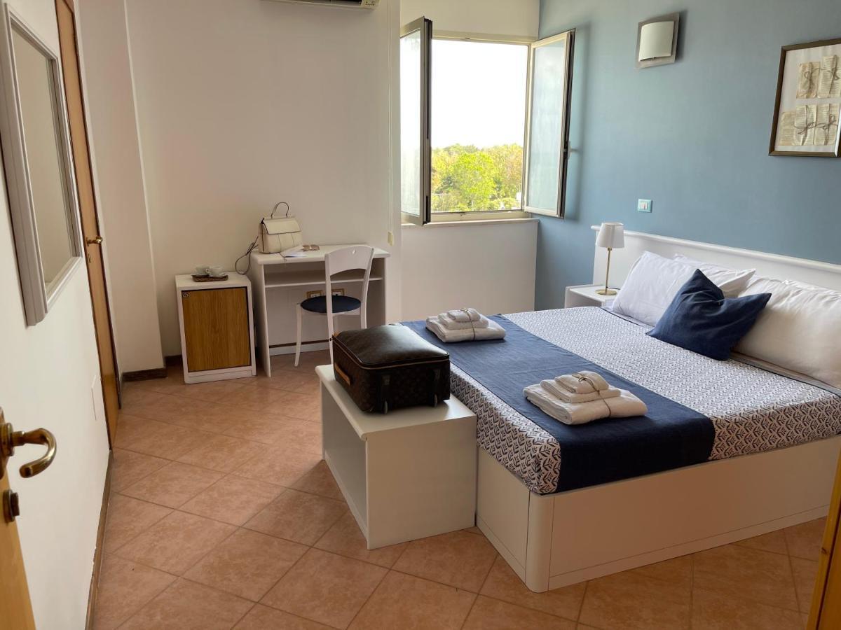 Hotel Gatto Bianco Casalabate à Lecce Extérieur photo
