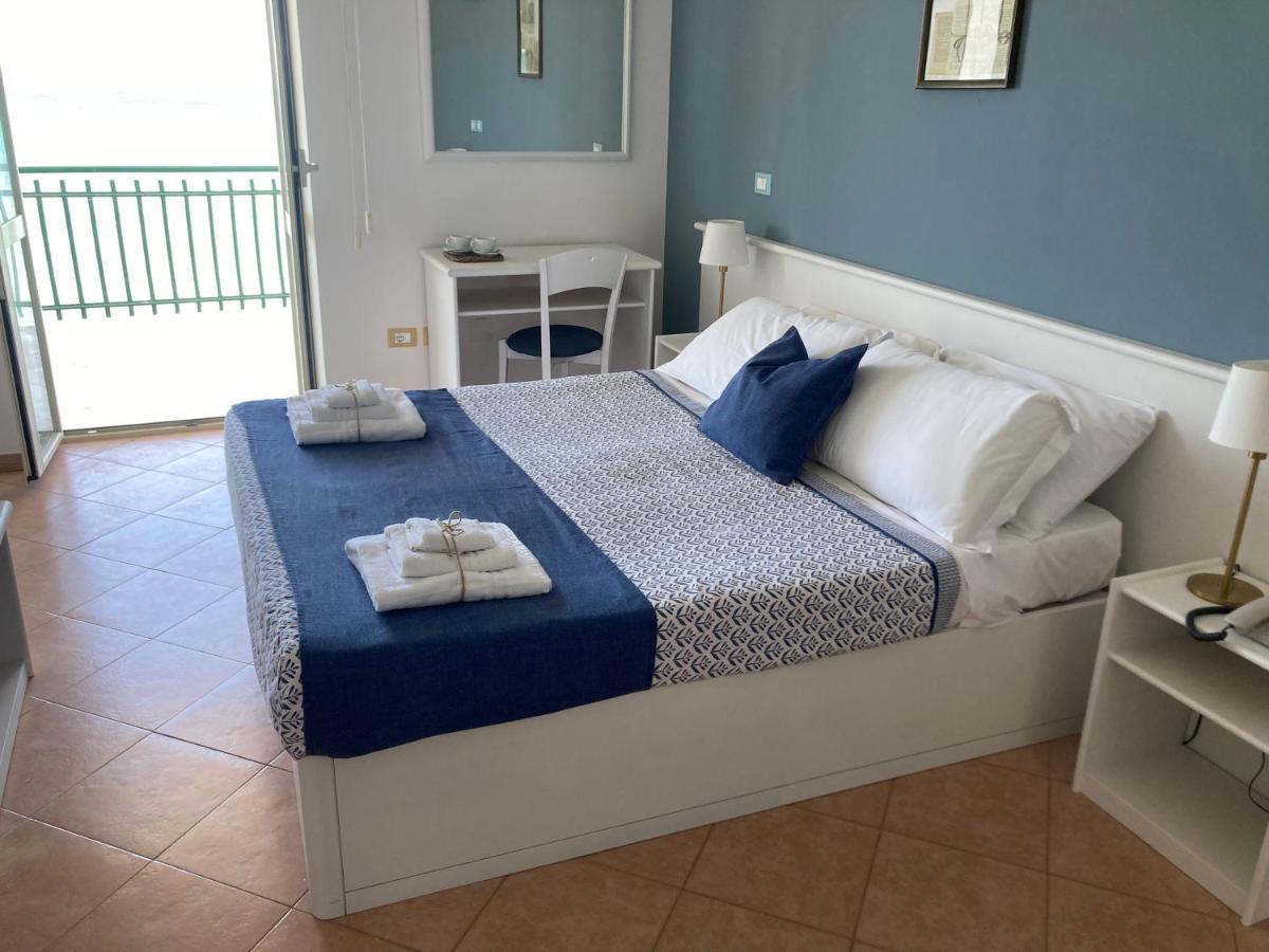 Hotel Gatto Bianco Casalabate à Lecce Extérieur photo