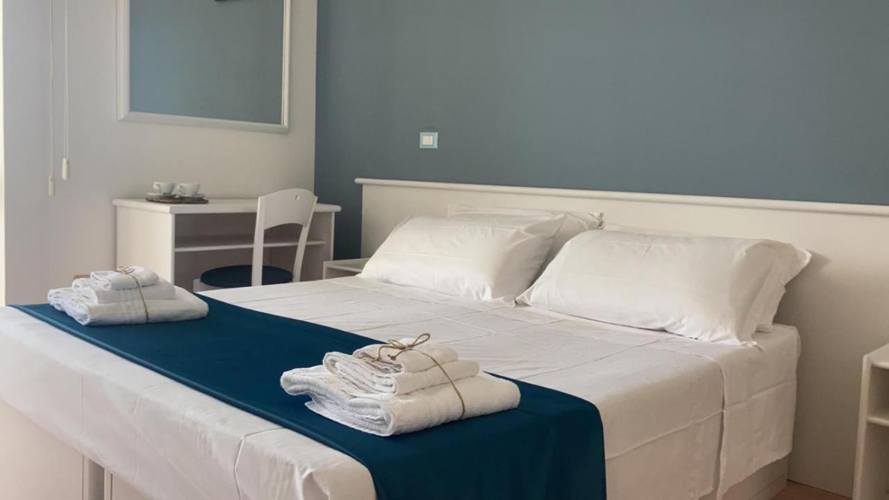 Hotel Gatto Bianco Casalabate à Lecce Extérieur photo